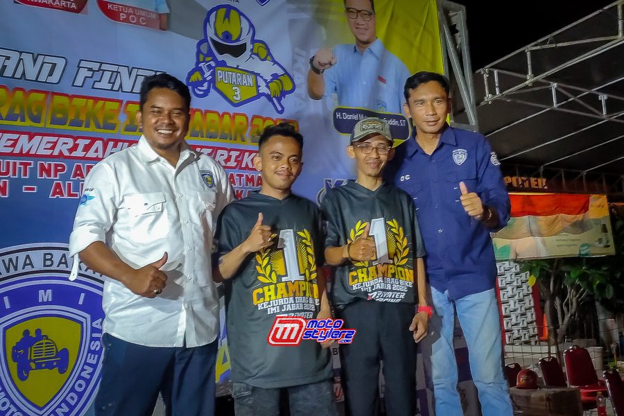 Ayip Rosidi & Riki Butong (Juara Umum), ditemani bung Andreas & Irvan OC (IMI Jabar)