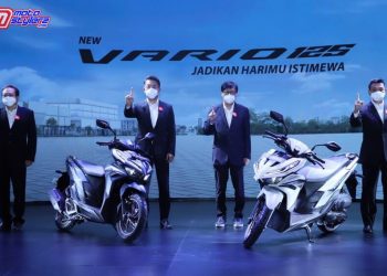 Peluncuran New Honda Vario 125 Bersama Marketing Director AHM (Thomas Wijaya), President Director AHM (Keiichi Yasuda), Executive Vice President Director AHM (Johannes Loman) dan Marketing Director AHM (Tetsuya Komine)