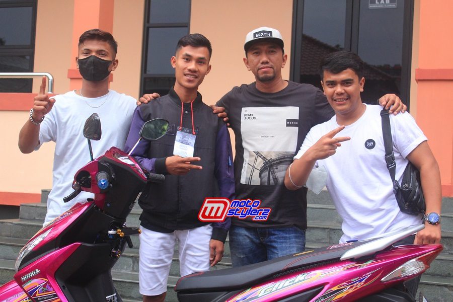 Engga & Tim-Ngaspal Jauh Sambil Promo Modif Ranah Minang