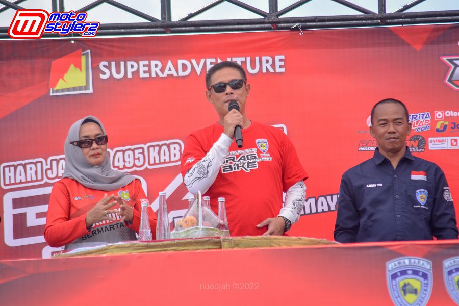 Andry Dry (kanan) Bersama Teguh Budiarso (kasat pol PP) mewakili Bupati Indramayu