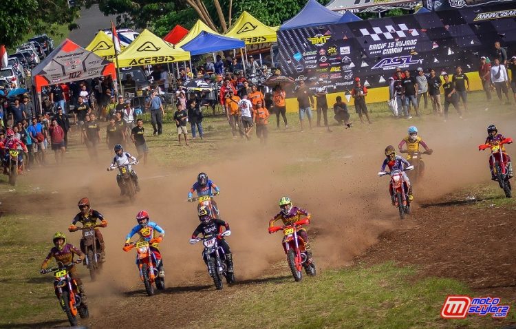 350 Stater Meriahkan Enduro Race Bikini MX di Cimahi