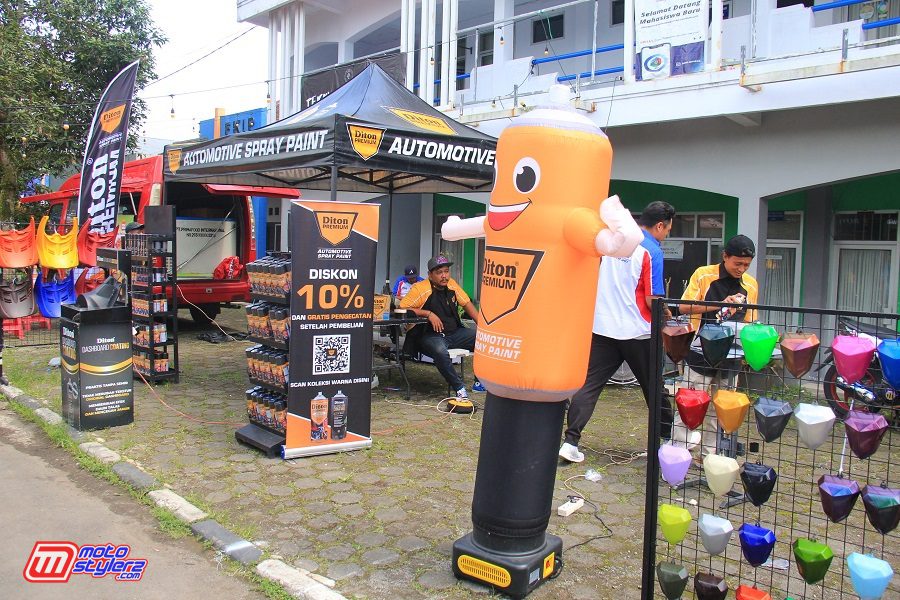 Booth Diton Premium-Sukses Menajakan Pengunjung Bareng Produk Cat Semprot Berkualitas Terbaik