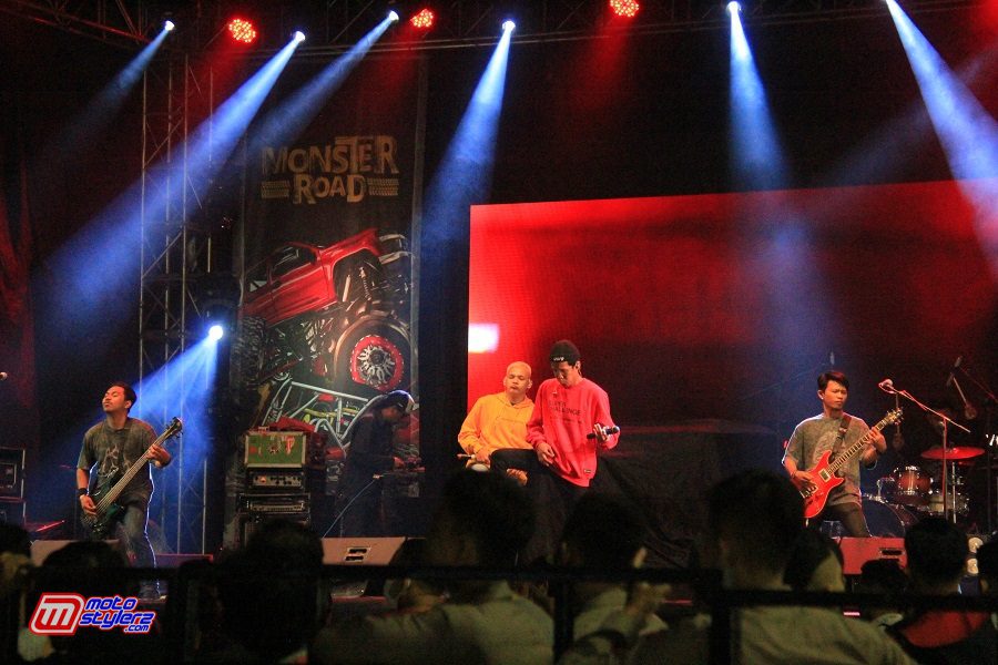 Entertaimen-Menampilkan Band Terbaik, Hibur Malming Masyarakat Cirebon