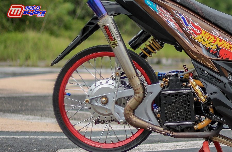 Kaki Kaki-Tergantikan Bareng Pelek DFT, Knalpot Daeng Didesain Special