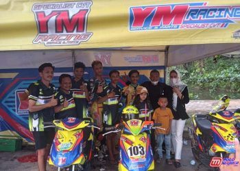 Hasan & Istri (Owner Laut Merah Racing Team) Bersama Skuad YM Racing MDR