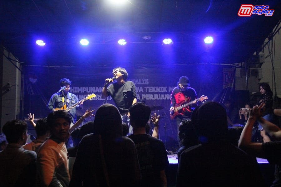 Entertaiment-Dipuncaki LIve Band Performance