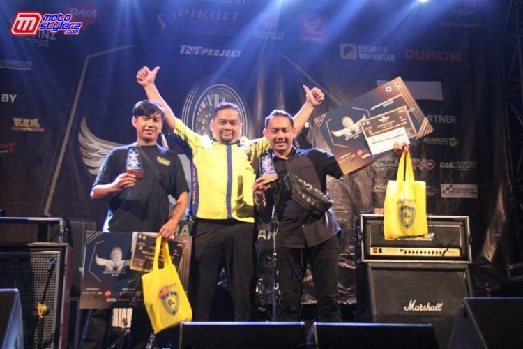 H. Supriyono, Direktur Marketing Executive Officer Pikoli Bersama 2 Modifikator Peraih The Best Of Show Non Profesional & The Best Of Show Profesional Di Even Modifikasi Bandung