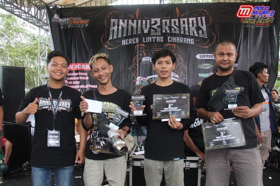 Juara Racing Touring Bersama Taufik Efendi (Penasehat Herex Lintas Cikarang)