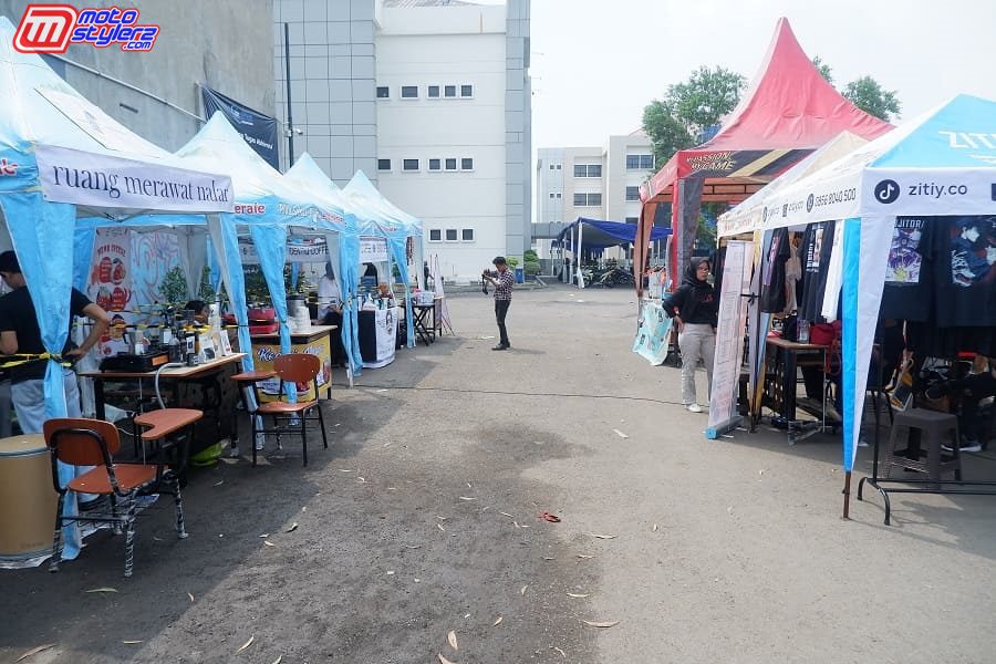Menghadirkan Booth Kuliner & Apparel