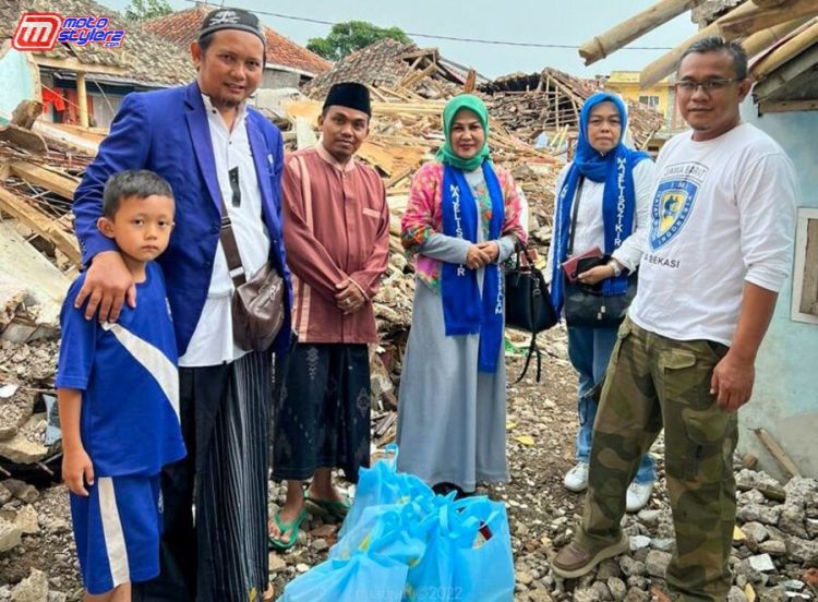 Komarudin (Ketua Korwil IMI Kota Bekasi) Bersama Tim Menyalurkan Bantuan Korban Gempa