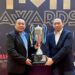 Ketua Anondo Eko dan Sekum Dodi Irawan Bersama Piala IMI Provinsi Terbaik pada IMI Awards 2022
