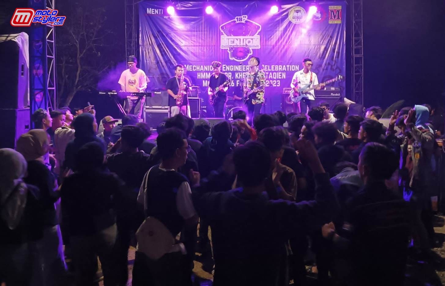 Live Band Perform-Pastinya Wajib Reggae-Hangatkan Suasana Dingin Purwakarta