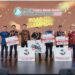 President Director AHM Keiichi Yasuda (ketiga kiri), Marketing Director AHM Thomas Wijaya (kanan) dan Tetsuya Komine (kiri) berfoto bersama pemenang kategori big bike The 27th Astra Honda Motor Technical Skill Contest (AHMTSC) 2023.
