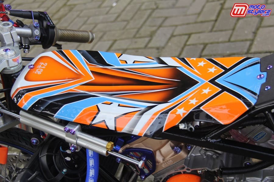 Slim Fueltank-Identitas Kuat Racing Thailand