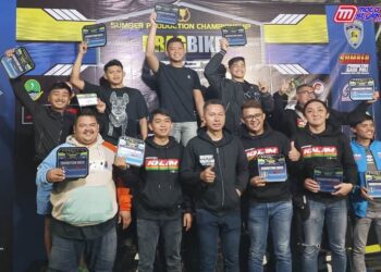 Tim KNJM Saat Podium Exhibition Class