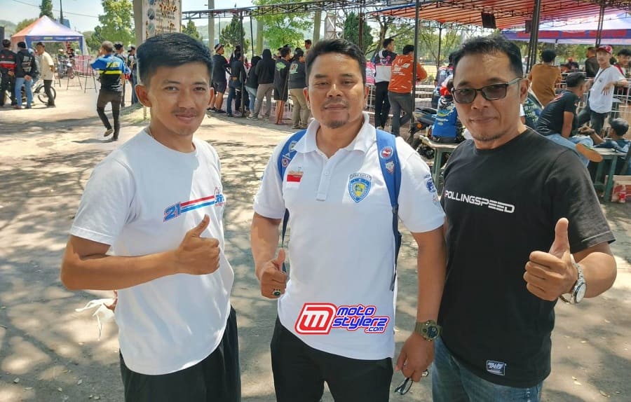 Bung Andreas (Tengah) Juri IMI Jabar, Didampingi Kang Rochimat & Papih Zhimeh (JMM Motorsport)