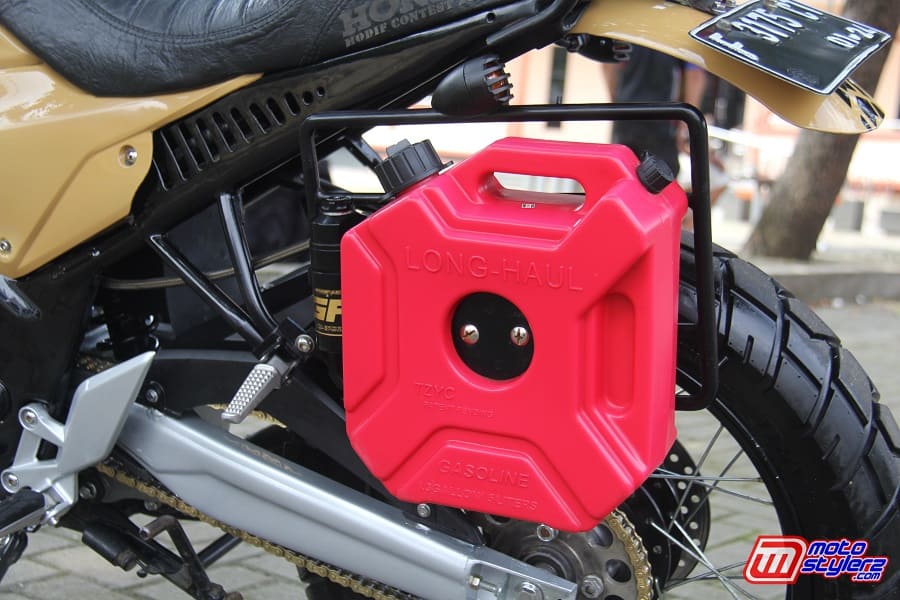 Hadirkan Tangki Cadangan Bahan Bakar Khas Adventure Bike