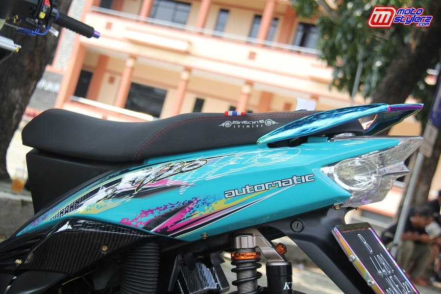 Kombinasi Cakep Repaint & Custom Stripping