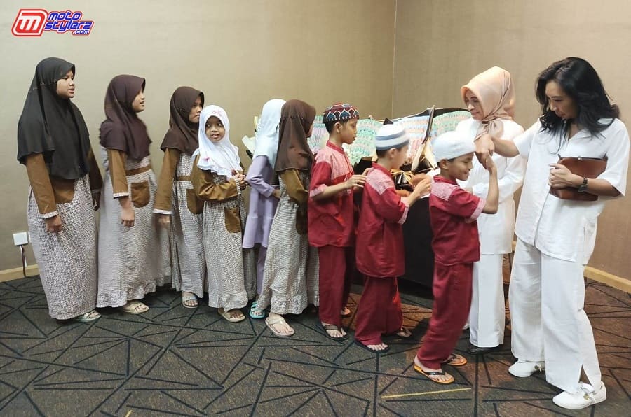 Santunan Kepada Yayasan Bayi Sehat Oleh Ibunda & Adik Tercinta