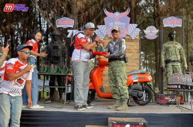 H. Ikiw dari Arka Racing (Kiri) Salah Satu Tim Sukses