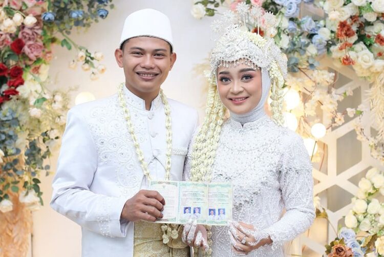 Sah, Muhammad Aji Wibowo Resmi Menikah Dengan Ayu Azhary SE