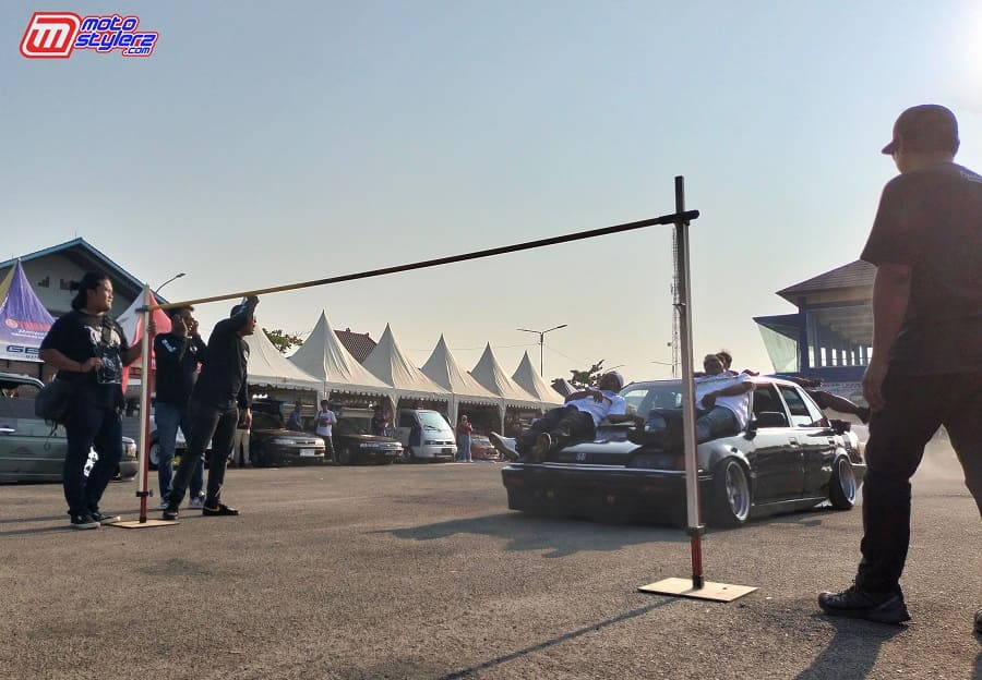 Car Limbo-Semangati Seluruh Pengunjung & Komunitas Otomotif Indramayu