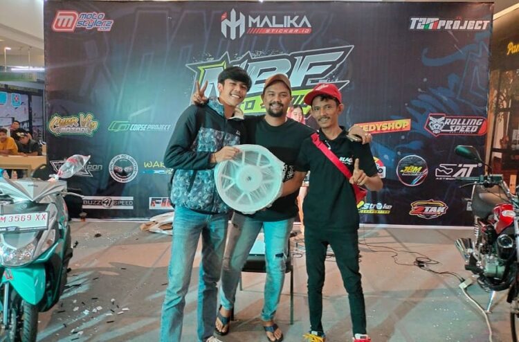 DN Shop Bekasi Bagi Bagi Doorprize Di NBF Moto Show Pekanbaru, Ditemani Nanda Brewok (Offical) & Bro Chepi (Juri Motostylerz)