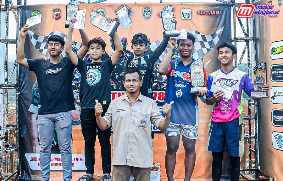Kang Nuke (Juri IMI Jabar) Bersama Juara Bebek Standar s.d 15 tahun