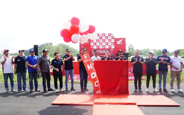 Management PT DAM Bersama Perwkailan AHM, IMI Jabar & Para Sponsor Saat Ceremonial HDC Tasikmalaya