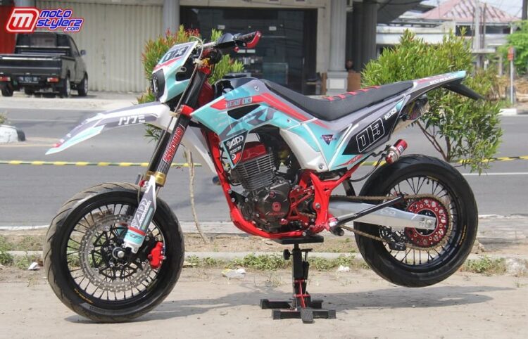 Modif Supermoto Style by Hery feat Studio 55 Airbrush