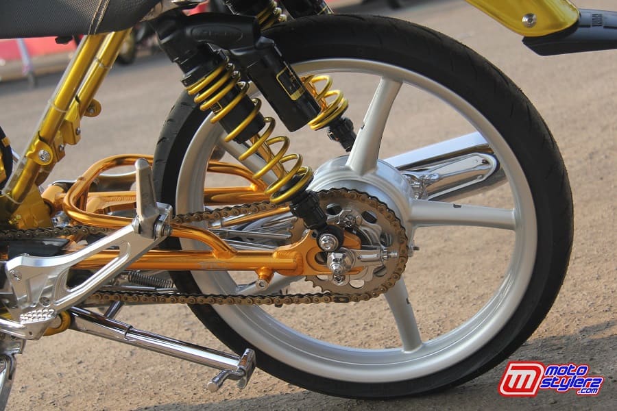Set Roda-Hasil Kolabs Rossi dan Karet Langsing Maxxis