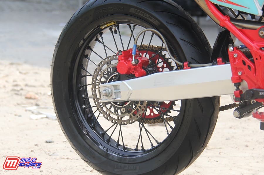 Undercarriage-Mempercayakan Pelek Takasago, Dikawal Suspensi VND