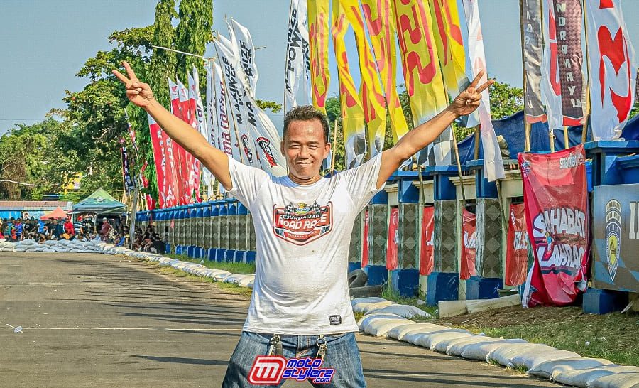 Andry Dry (Ketua Pengcab IMI Indramayu) Juga Owner Dry Speed Management Sebagai Penyelenggara Kejurda Road Race Jabar Putaran 3