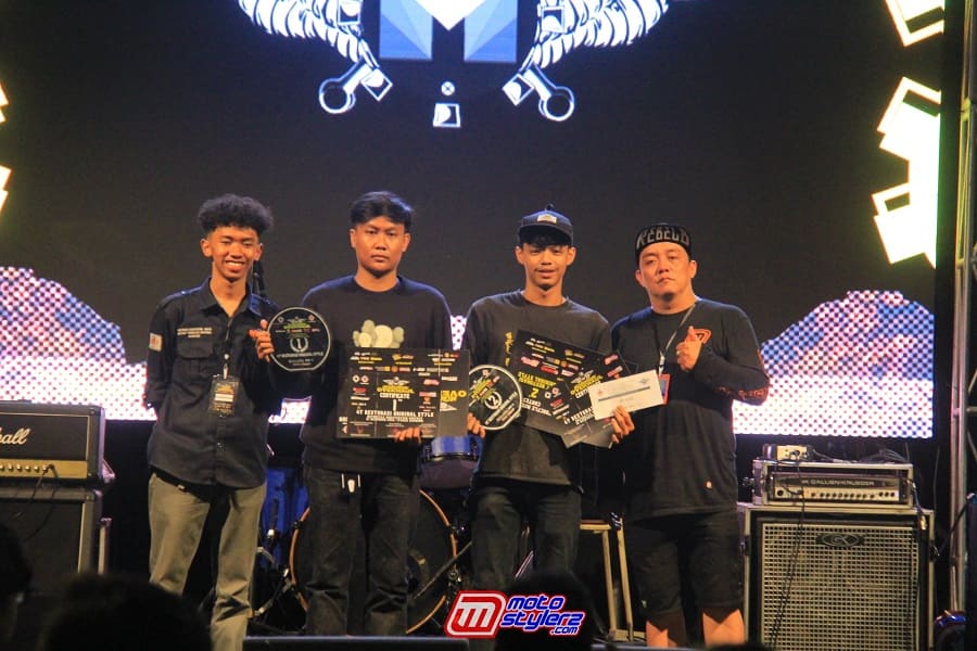 Juara 4T Restorasi Original Style-Didampingi Aldo Dwiyanto (Ketua Pelaksana)