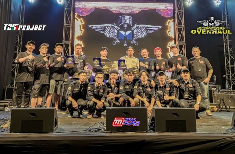 Teguh M Arief Owner TZM Project) Bersama HMM Itenas Bandung, Skuad Motostylerz & 3 Peraih The Best Of Show