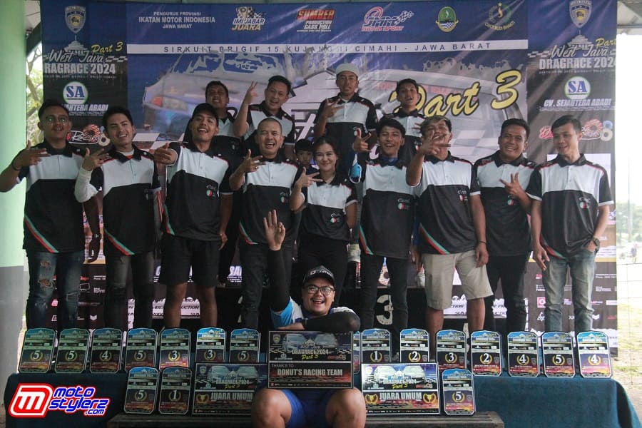 22 Tropi Diboyong Mulus Tim Donuts Racing