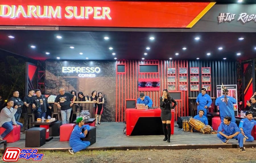 Hiburan-Menampilkan Aksi Seru Preman Disco