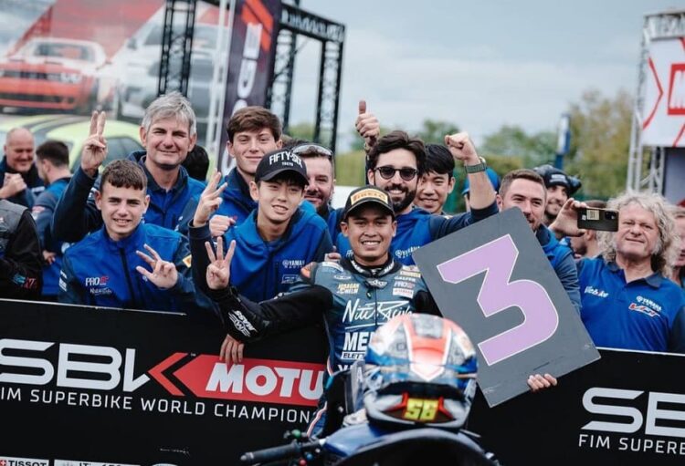 Galang Hendra Dikawal Pikoli Oil Juga Aldi Satya Sukses Podium Race 1 WorldSSP300 Magny Cours 2024