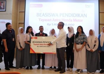 Duta Safety Riding Peroleh Beasiswa Pendidikan dari Yayasan AHM