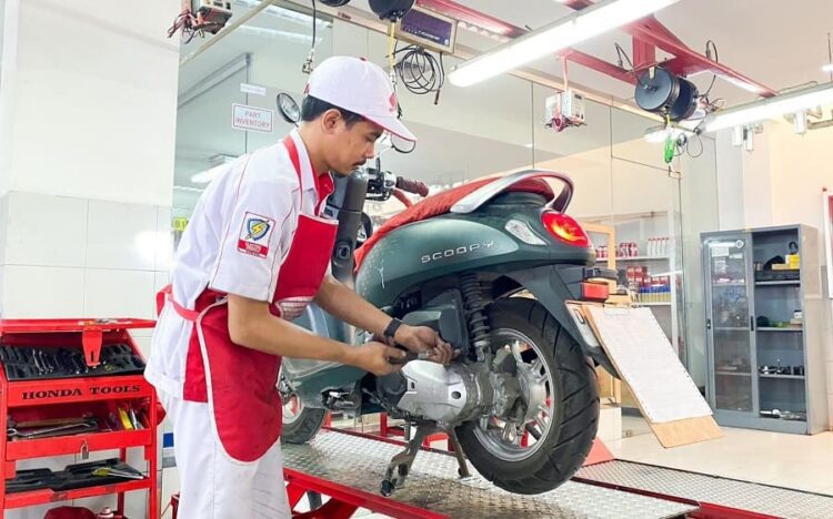 AHASS Bagikan Voucher Motor Kesayangan untuk Konsumen Setia Honda