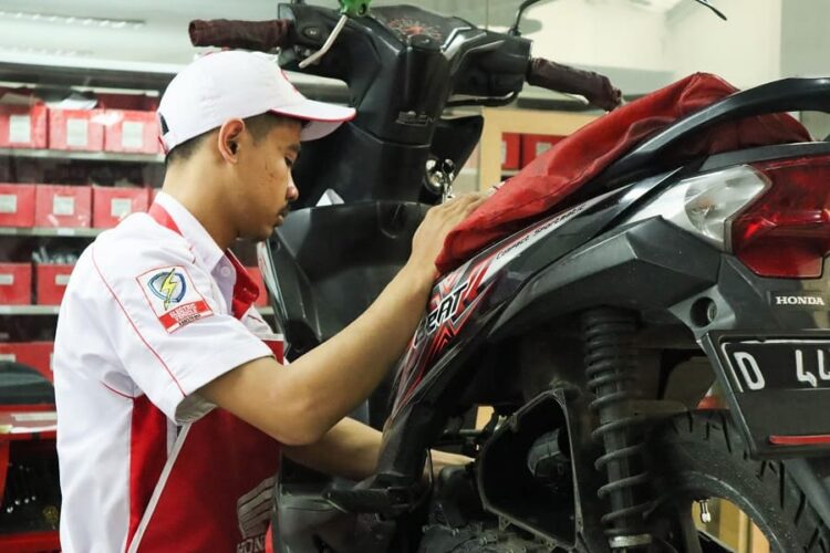 Diskon Spesial Hari Pahlawan di AHASS untuk TNI, Polri, Tenaga Kesehatan & Guru