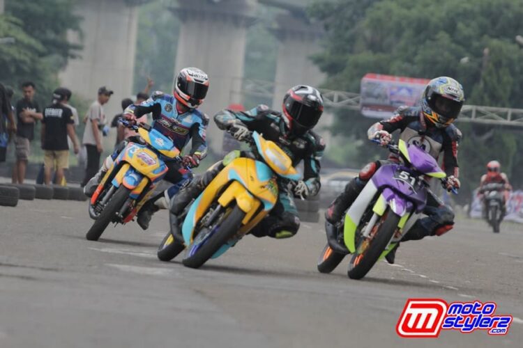 West Java Road Race Championship (Cimahi), Dipanaskan Laga OMR Satria Mix Rider