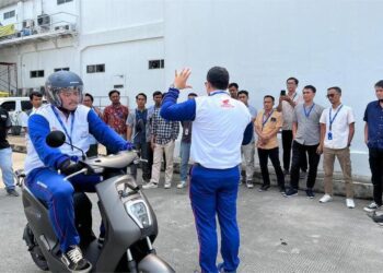 Instruktur Safety Riding Honda Cerahkan Ratusan Ribu Masyarakat