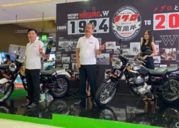 Kawasaki W230 dan Meguro S1 Kompak Pose di IIMS 2025