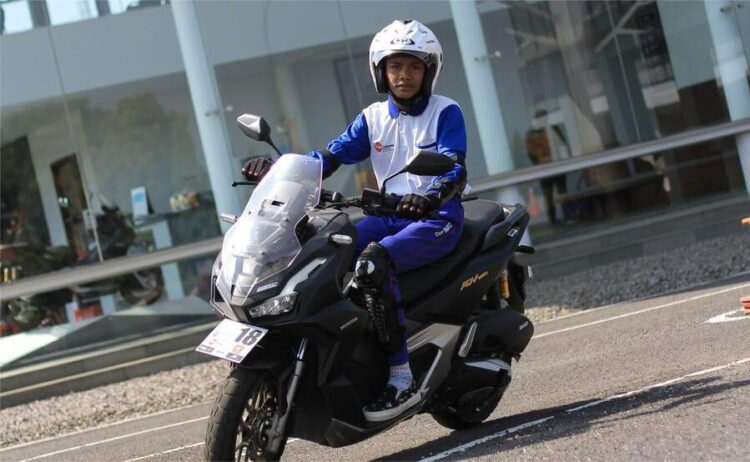 Hal Penting yang Harus Diperhatikan Ketika Berkendara Motor untuk Pemula