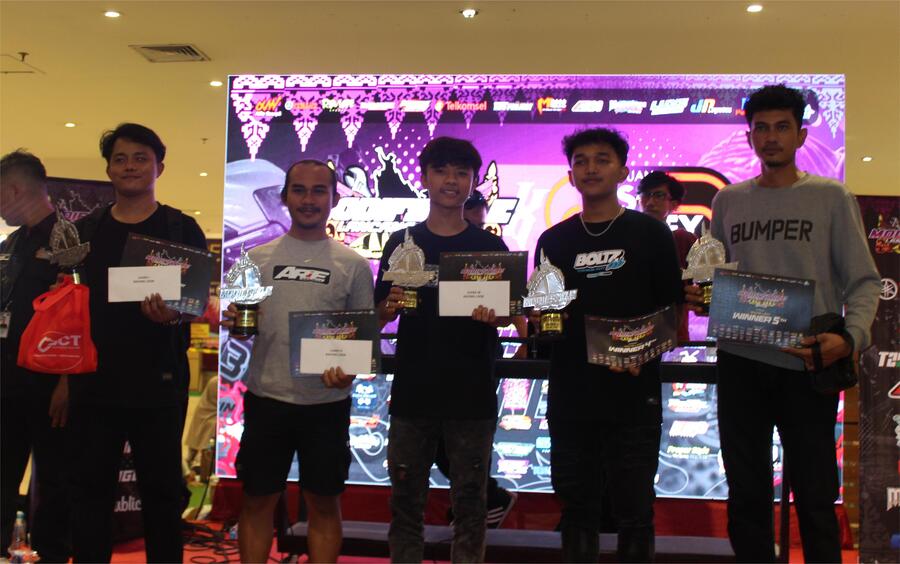 Modifstyle Lancang Kuning Motocontest Seri 3 Pekanbaru Digempur 228 Modifstylerz Pulau Sumatera