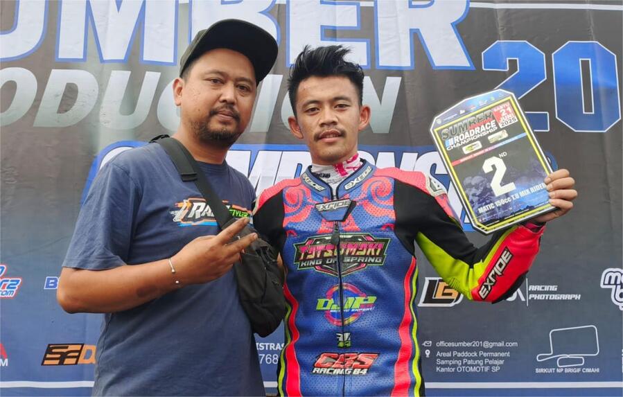 Fajar Cell X FCBRT Hantarkan Anggi Gianturi Podium Road Race Cimahi