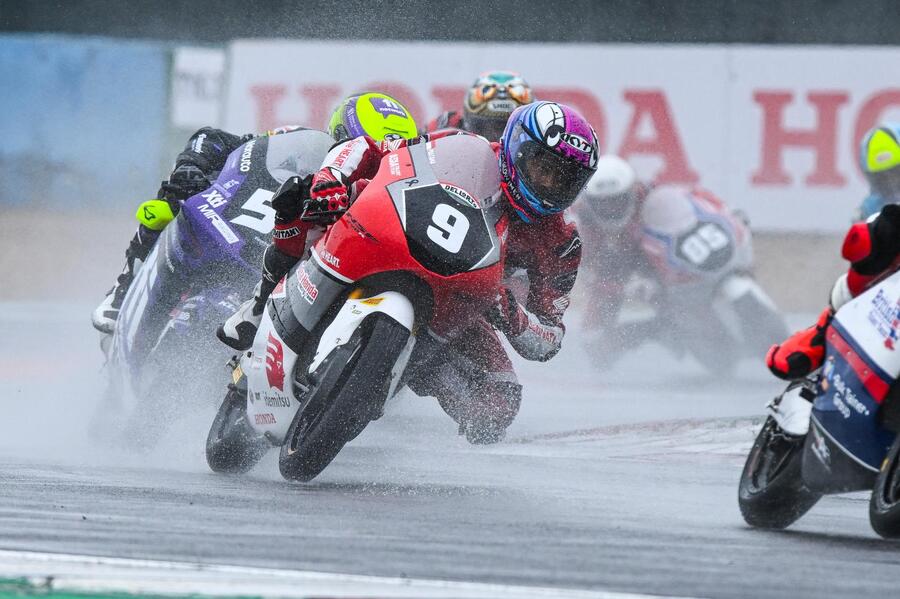 Cetak Poin di Prancis, Pebalap Astra Honda Berkibar